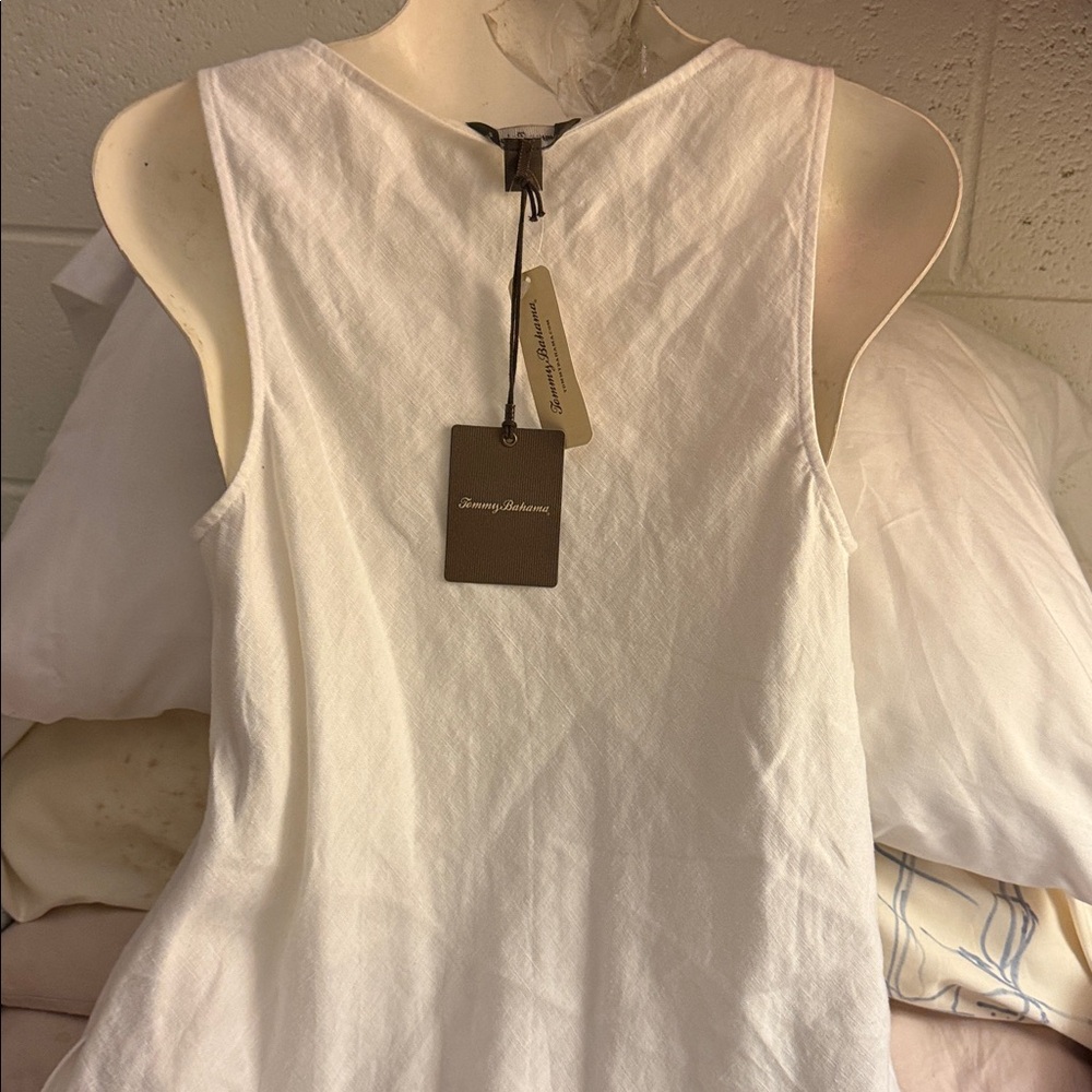Tommy Bahama - Picture 4 of 6